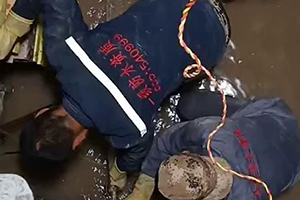 海西电梯井堵漏施工视频